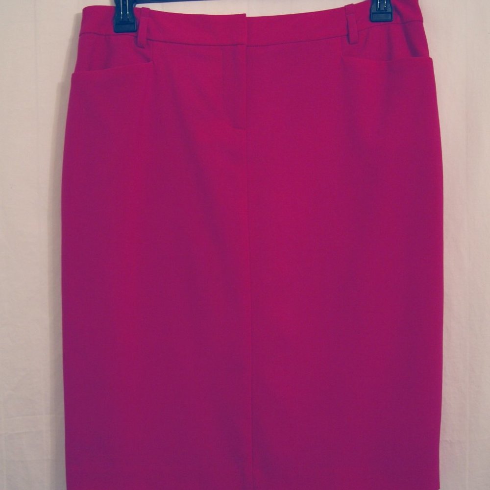 Calvin Klein pencil skirt size 12, Fucsia